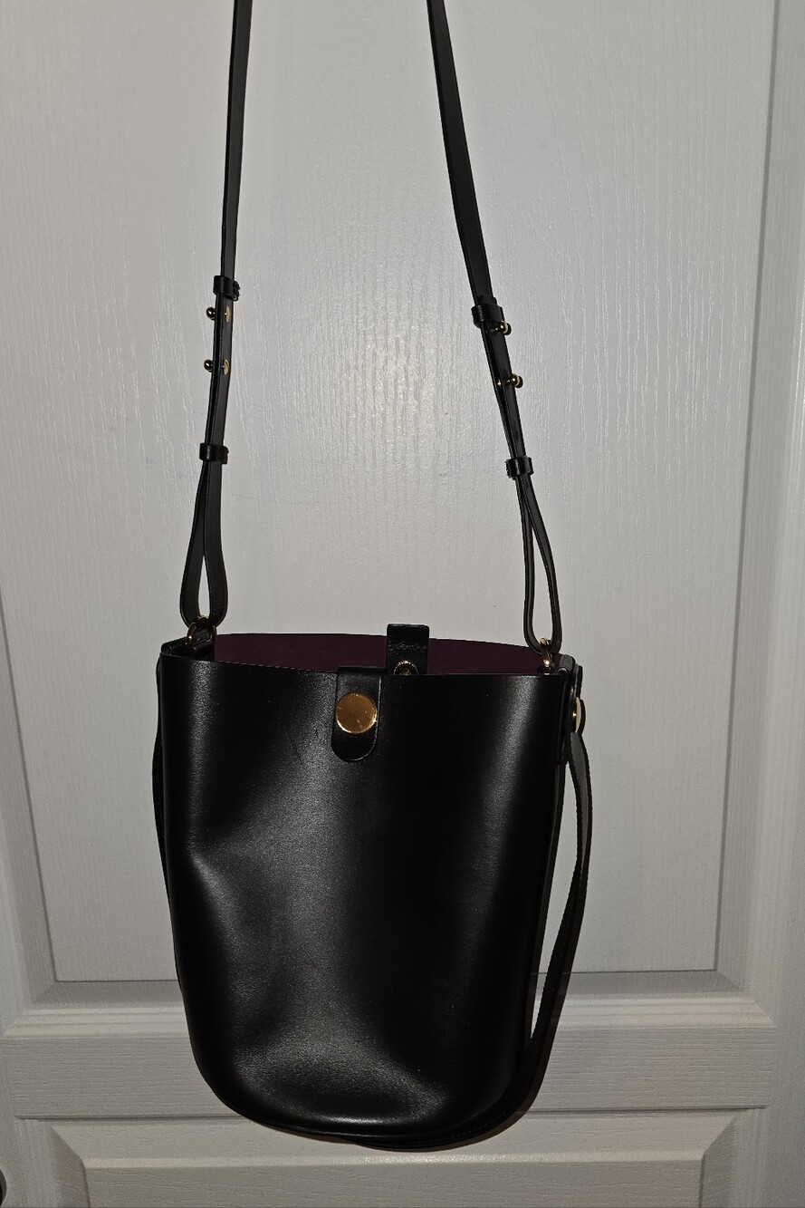 Sophie Hulme Black Leather Crossbody Bucket Bag with Plum Interior